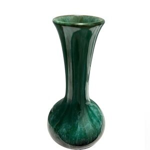 Vintage Blue Mountain Pottery Green Grip Glazed Vase